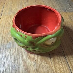 ThinkGeek 2014 Zombie Head Ceramic Bowl Green Red Halloween Horror Decor Mug